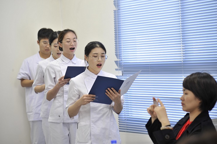 1562934714467005927.jpg 6 现场合唱青年文明号之歌.jpg